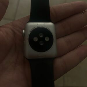 Apple watch series 3 38mm + charger